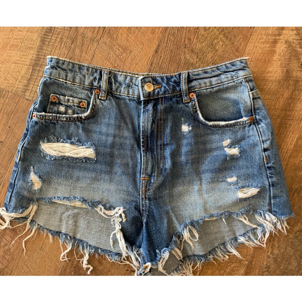 ZARA "The HW Short" ripped distressed Mid Rise Raw Cut Size 6
